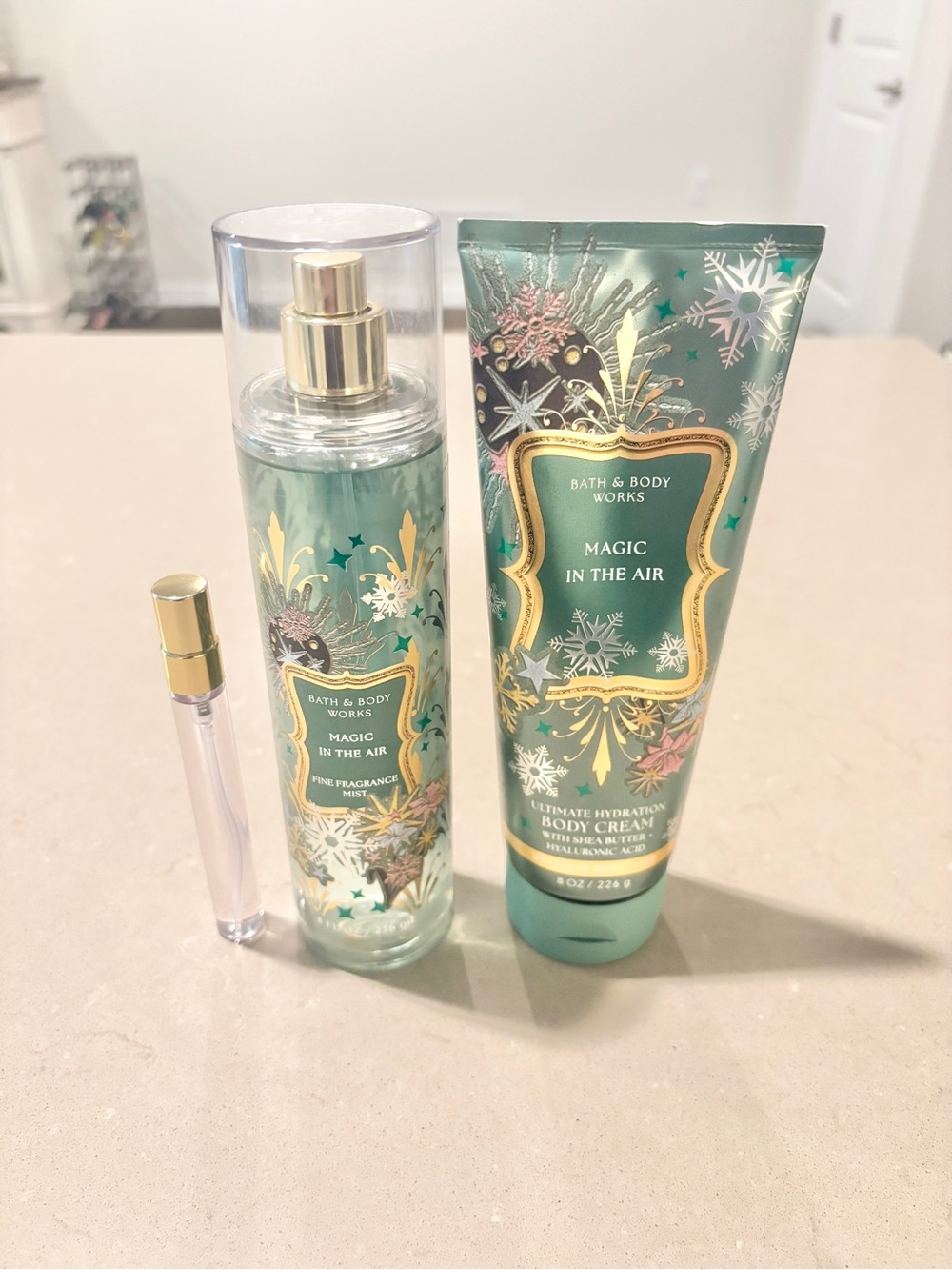 Bath & Body Works Magic In The Air Set + Free Sample